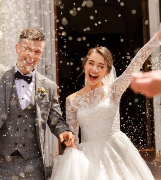 Salida de la boda
